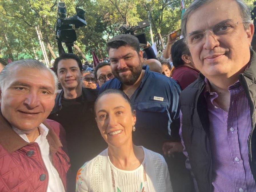 GlodeJo07's tweet photo. ¿Título para la imagen? https://t.co/qQmuFAAF9t