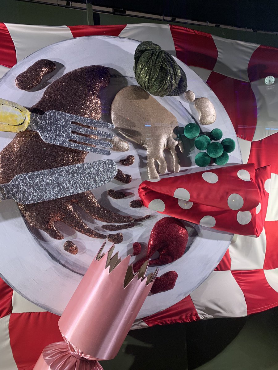 PolyWoodStudios's tweet photo. It was well worth the trip to see @Selfridges ‘Season’s Feastings’ celebrating the power of food &amp; the way it brings us together.

Velvet peas, sequin olives, chess pieces made of cheese - I was in VM heaven. 

#ChristmasWindowDisplay #WindowDisplay #VisualMerchandising https://t.co/sXzsnC6rTr