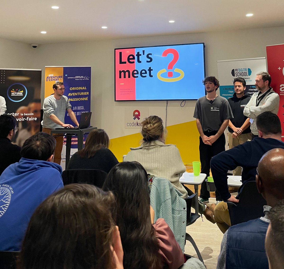 We_Forge's tweet photo. 👩🏫 Pitch #7 LET’S MEET
Une appli géolocalisée no-code pour des activités spontanées : mystère ou identifiée
#SWAngers #Banzaiii https://t.co/2H9cmwoOUF