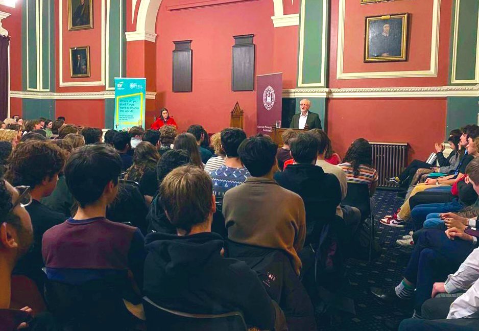 jeremycorbyn's tweet photo. Humbled to receive the Gold Medal of Honorary Patronage from Trinity College Dublin Philosophical Society for contributions to political discourse and public service.

In my address, I reaffirmed my commitment to anti-imperialism, peace and social justice.

Go raibh maith agat! https://t.co/owhxx6Drta