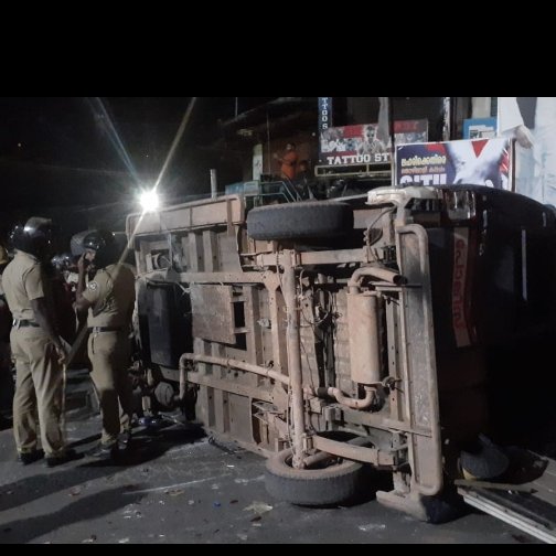 Ras_hmi_Tweet's tweet photo. This is what Latin Catholic priests in Vizhinjam are unleashing the mob for.. @Pontifex you ordered this? 

Clearly aiming for dead bodies to push the narrative...They want the police to fire..

@vdsatheesan you support this? https://t.co/ipyq4Wketn