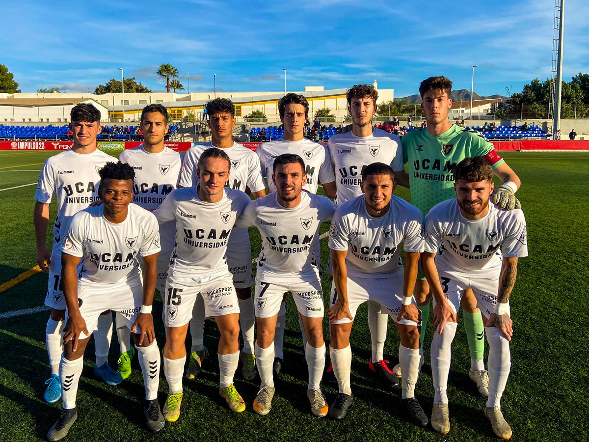 UCAMMurciaCF's tweet photo. 🚨 𝗙𝗜𝗟𝗜𝗔𝗟 | ¡Arranca la segunda mitad!

⏱ 45' | 1-0 | #CanteraUCAM https://t.co/szdkq6JucW