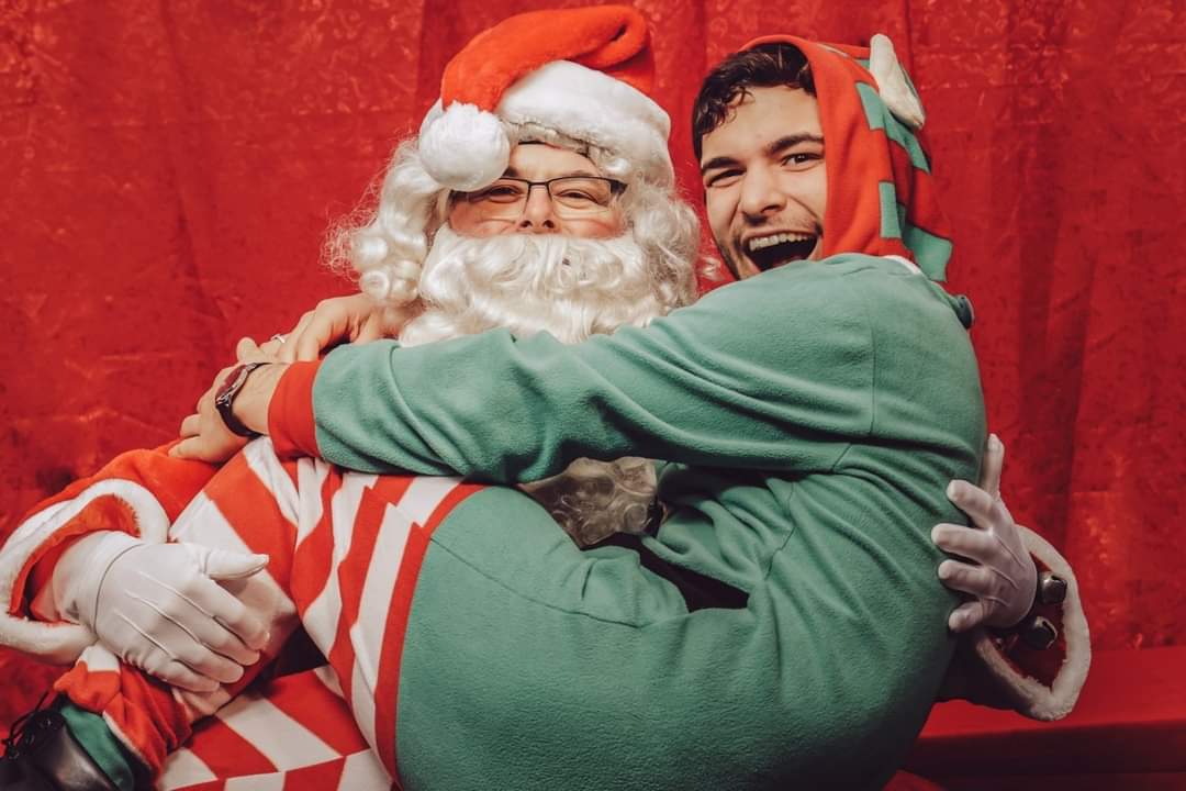 Commercial Drive (@commerciald) on Twitter photo Still in your Elf pj's? Get up! Get up! Santa will be here today! Meet him at Grandview Park after 2pm.
#thedrive #eastvan #Santa #ChristmasontheDrive #Elf <a href="/ParkBoard/">Vancouver Board of Parks and Recreation</a> <a href="/DailyHiveVan/">Daily Hive Vancouver</a> <a href="/City_tv/">Citytv+</a> Still in your Elf pj's? Get up! Get up! Santa will be here today! Meet him at Grandview Park after 2pm.
#thedrive #eastvan #Santa #ChristmasontheDrive #Elf <a href="/ParkBoard/">Vancouver Board of Parks and Recreation</a> <a href="/DailyHiveVan/">Daily Hive Vancouver</a> <a href="/City_tv/">Citytv+</a>
