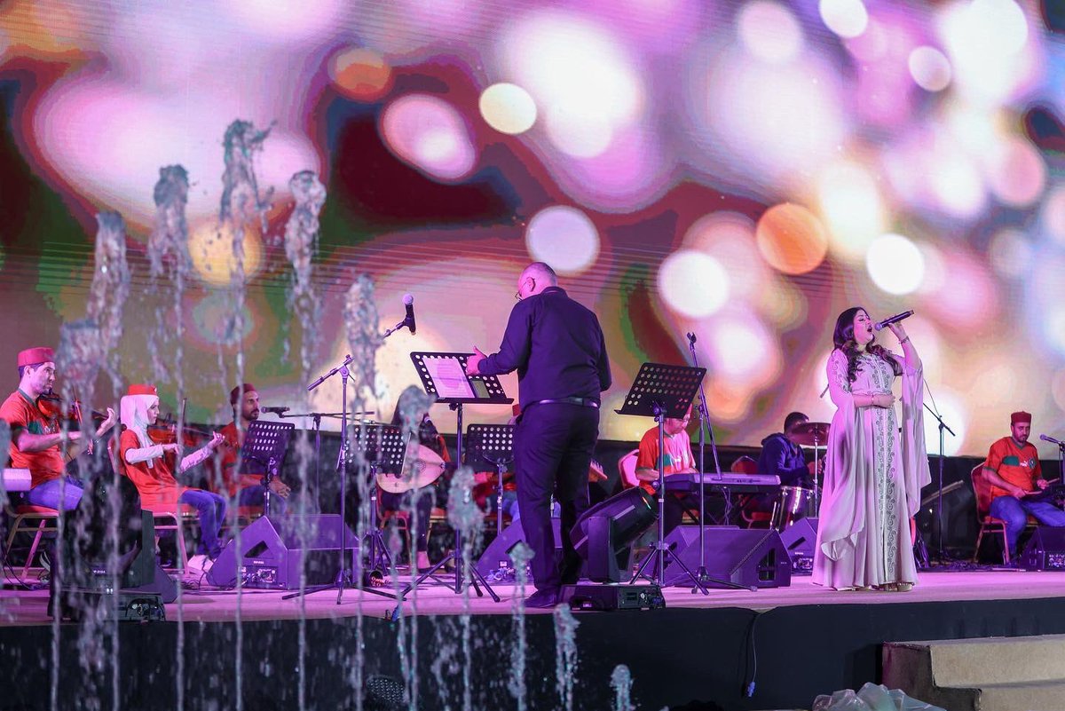 Suhar_festival's tweet photo. أمسية الليلة أحيتها الفنانة فدوى البحري بألحان مغربية أصيلة أطربت بها جمهور #مهرجان_صحار 🎶 https://t.co/tF4EKU1aPw