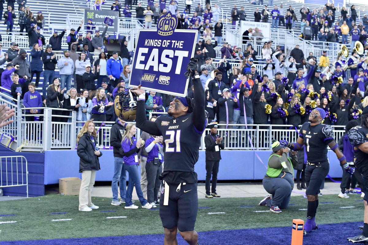 jsweeez's tweet photo. DUKE 4L 💜 https://t.co/ukYNuNjznH