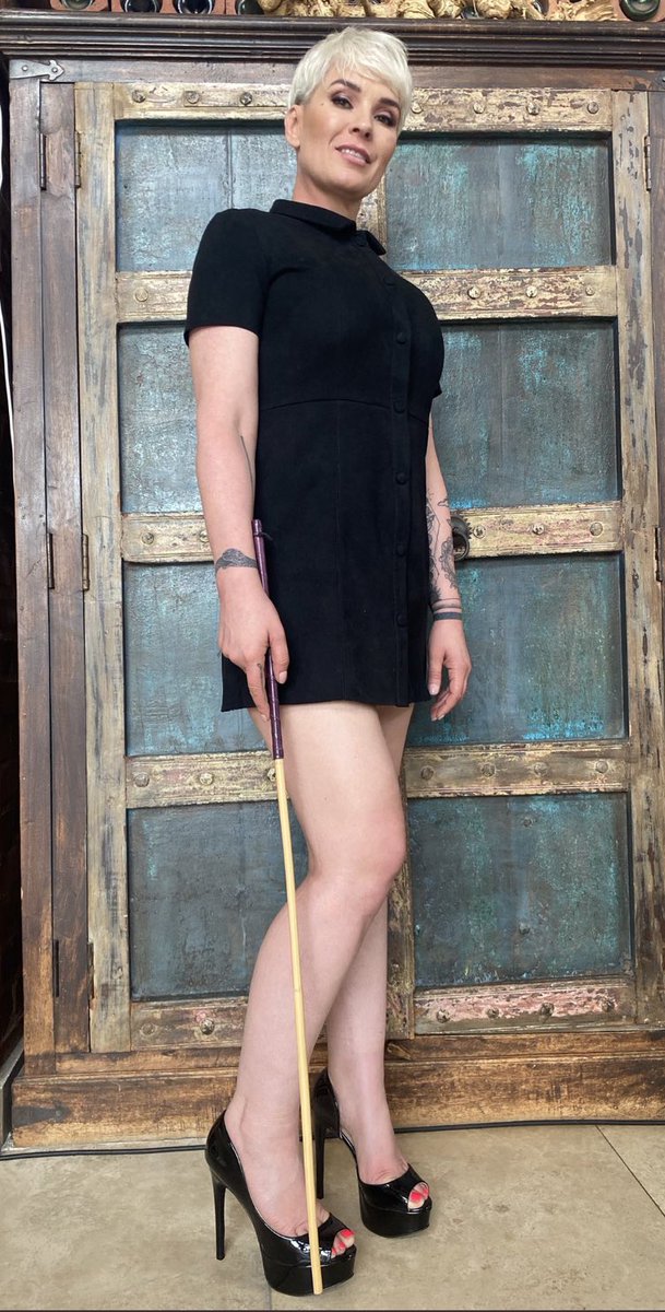 WIN £500 worth of DRAGON CANES

To enter just:
1. Like
2. Retweet
3. Say why you love QC canes

quality-control.co.uk/products/canes

#dragoncane
#singaporeprisoncane
#caning

Ends midnight Nov 30th GMTr