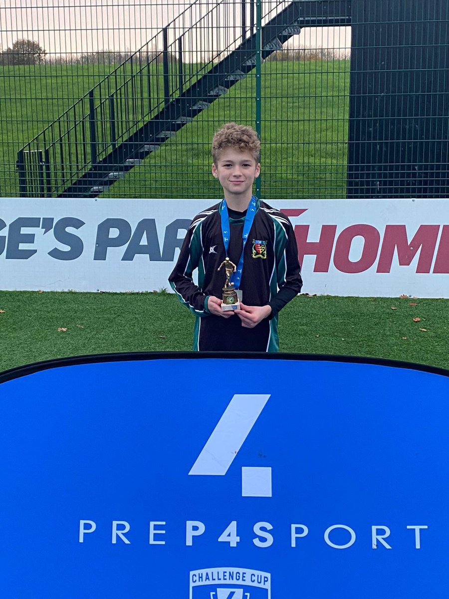 LyndaBarrow1's tweet photo. So so proud of this one! #MVP of the @Prep4Sport U13s Challenge Cup tournament ⚽️🏆🤩

@GosfieldSchool #stgeorgespark https://t.co/RYdhEuJdM0