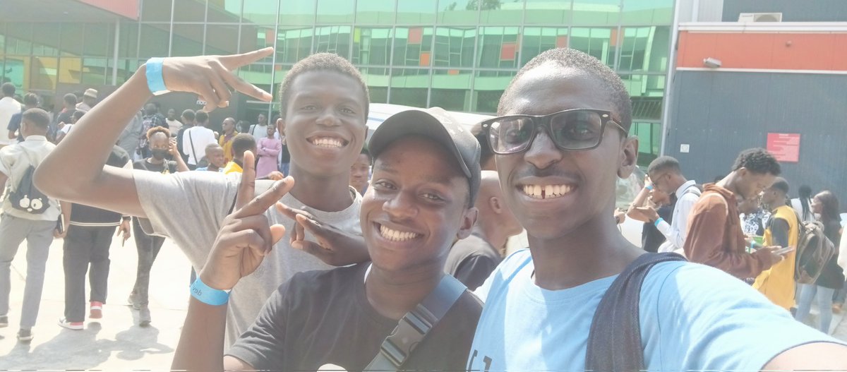 seyiadel's tweet image. #DevFestLagos2022 with @_rhedwan 

he came to oppress us with his @hnginternship shirt.😂