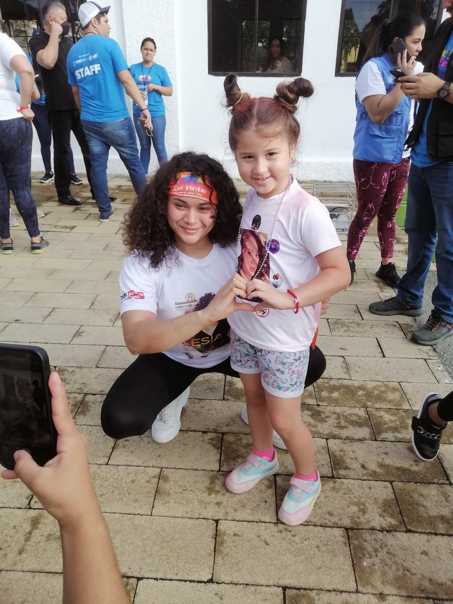 nory_madrid's tweet photo. Eres la mejor Colochita, eres un amor de persona, la madrugada valio la pena 💜🦁 te amamos, hiciste muy feliz a mi sobrinita Cami 🥰❤️ @Cesia_Saenzz te queremos en mas eventos en SPS 💜 https://t.co/gBa92hZbbx