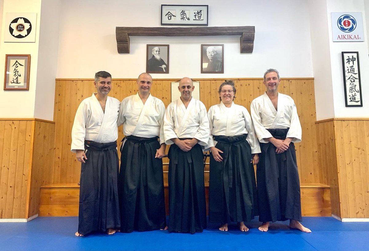 godan_dojo's tweet photo. El pasado sábado se celebró los exámenes de cinturón negro de #aikido de la @fcanjudo . Felicidades a nuestros alumnos por la obtención de un nuevo grado.
Deporte 🥋=Salud ❤️
@fcanjudo @GranCanariaDep @rfejyda #godandojo #laspalma https://t.co/WVsfdeiJJB