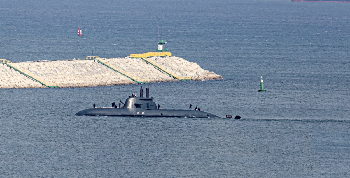 WarshipCam's tweet photo. Italian Navy Todaro-class attack submarine ITS Scirè (S 527) coming into Haifa, Israel - November 27, 2022 #itsscirè #s527
SRC: TW-@anthonyhershko https://t.co/jrhSDy5iEX