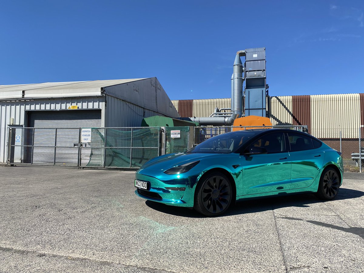 olliestobbs's tweet photo. I wonder if @elonmusk has a wrapped tesla to be different…or if he likes blending in 🤔 https://t.co/ThWc912CMR