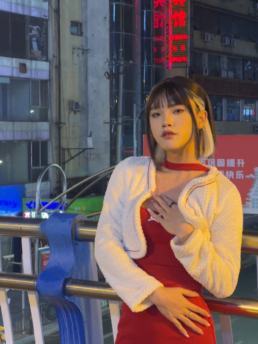 #伪娘 #CD #变装 #贵阳 #美女 #荡妇 #骚货 圣诞节穿着这个被男人透