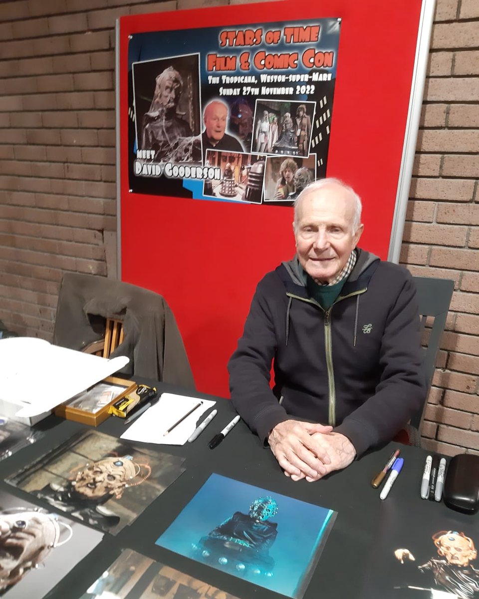 StarBookingMGMT's tweet photo. We hope you enjoyed meeting client #DavidGooderson today @STARSOFTIME. He is extremley looking forward to @BedfordWho and @galaxyartentgal next year for #The60thofDoctorWho, #Davros, #DoctorWho, #ComicCons, #CharityCons, #StoreSignings. https://t.co/4mS54ygsCj