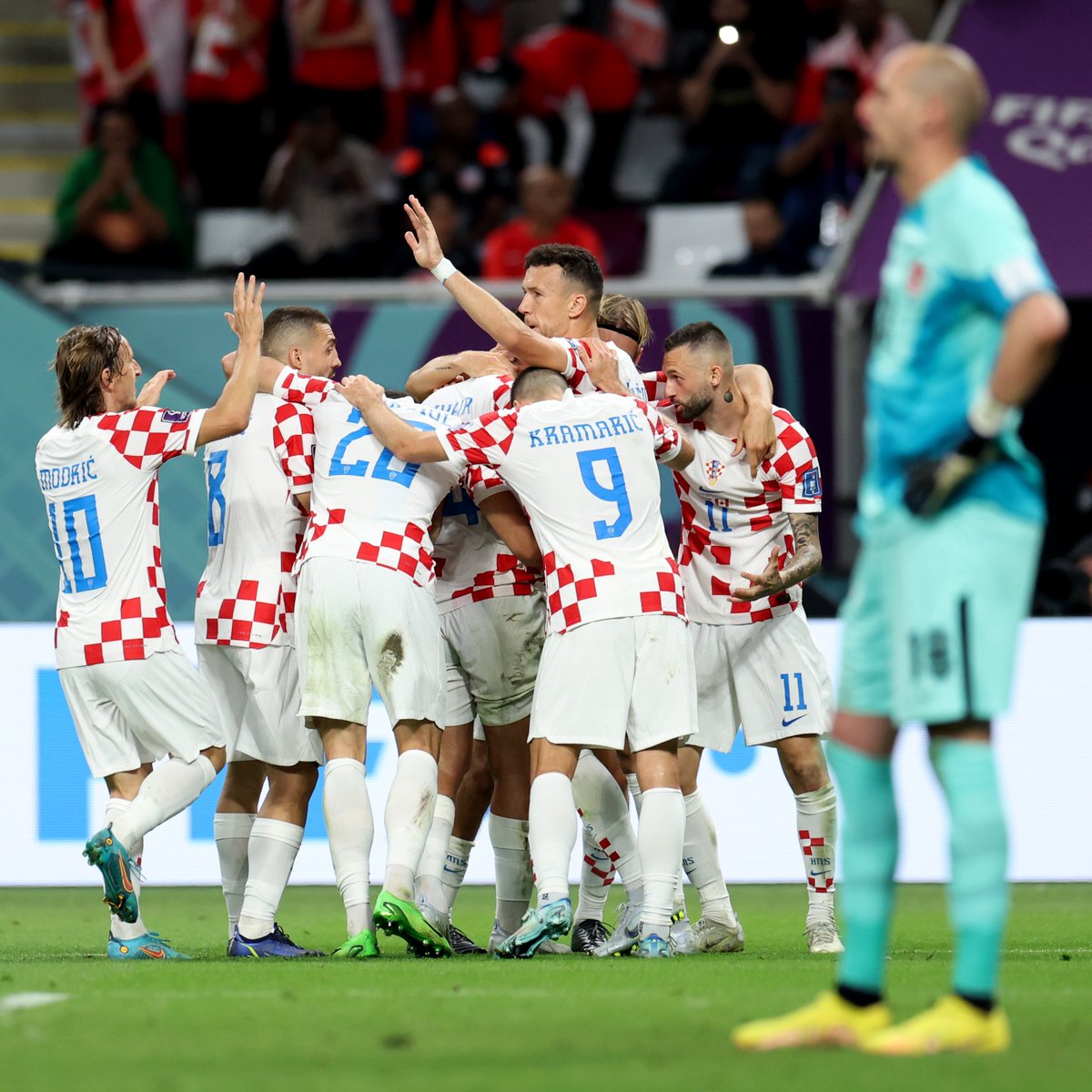FIFAWorldCup's tweet photo. ...and just like that, Croatia leads 2-1 🇭🇷

#FIFAWorldCup | #Qatar2022 https://t.co/o8I9YSGUd3