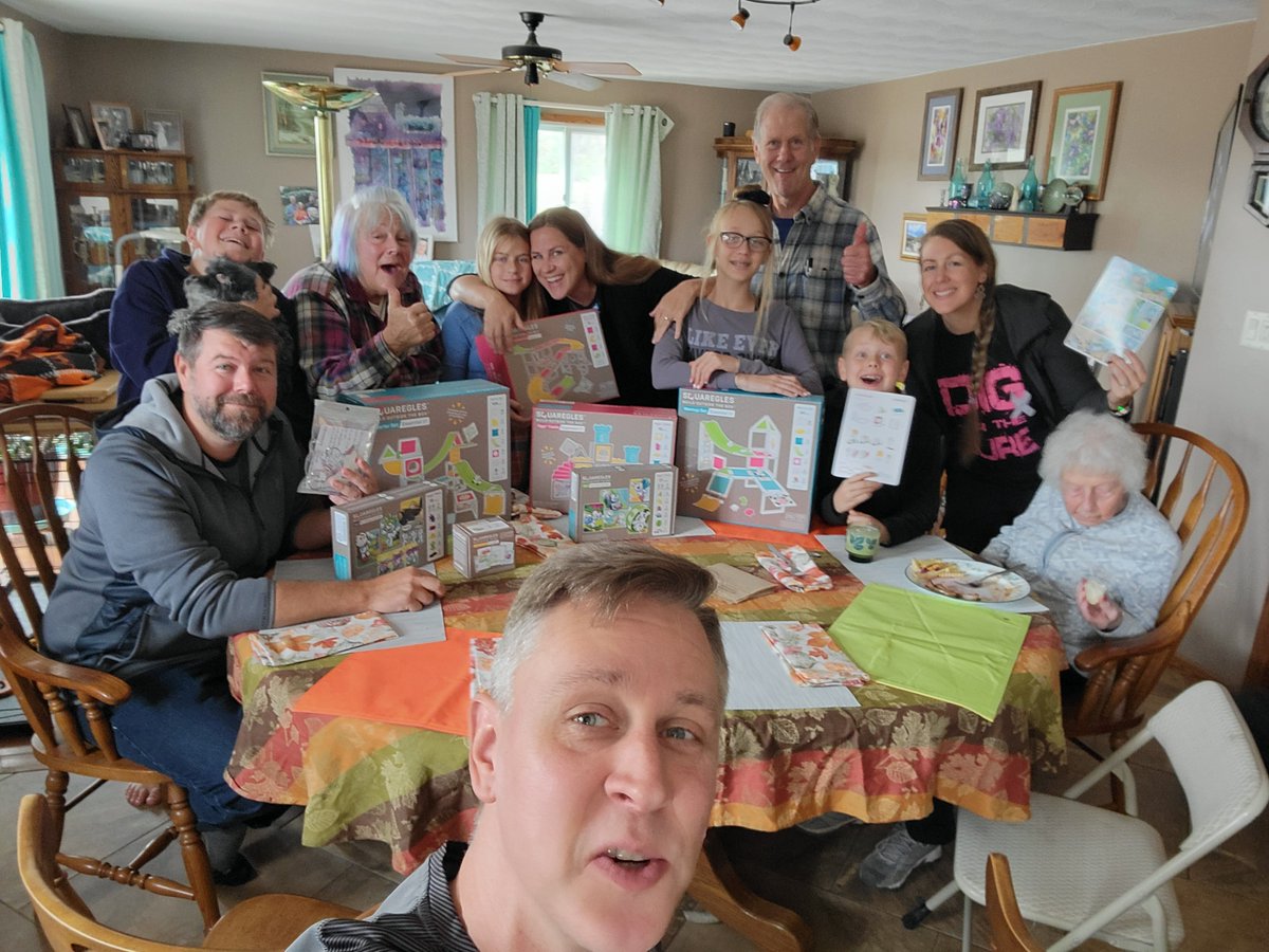 jrmccafferty's tweet photo. Trying something NEW - SQUAREGLES! Build outside the box! Bring on the creative play. #kidstoys #holidaygifts #kidsplay #Squaregles and #Tryazon https://t.co/mCNid2HyEE
