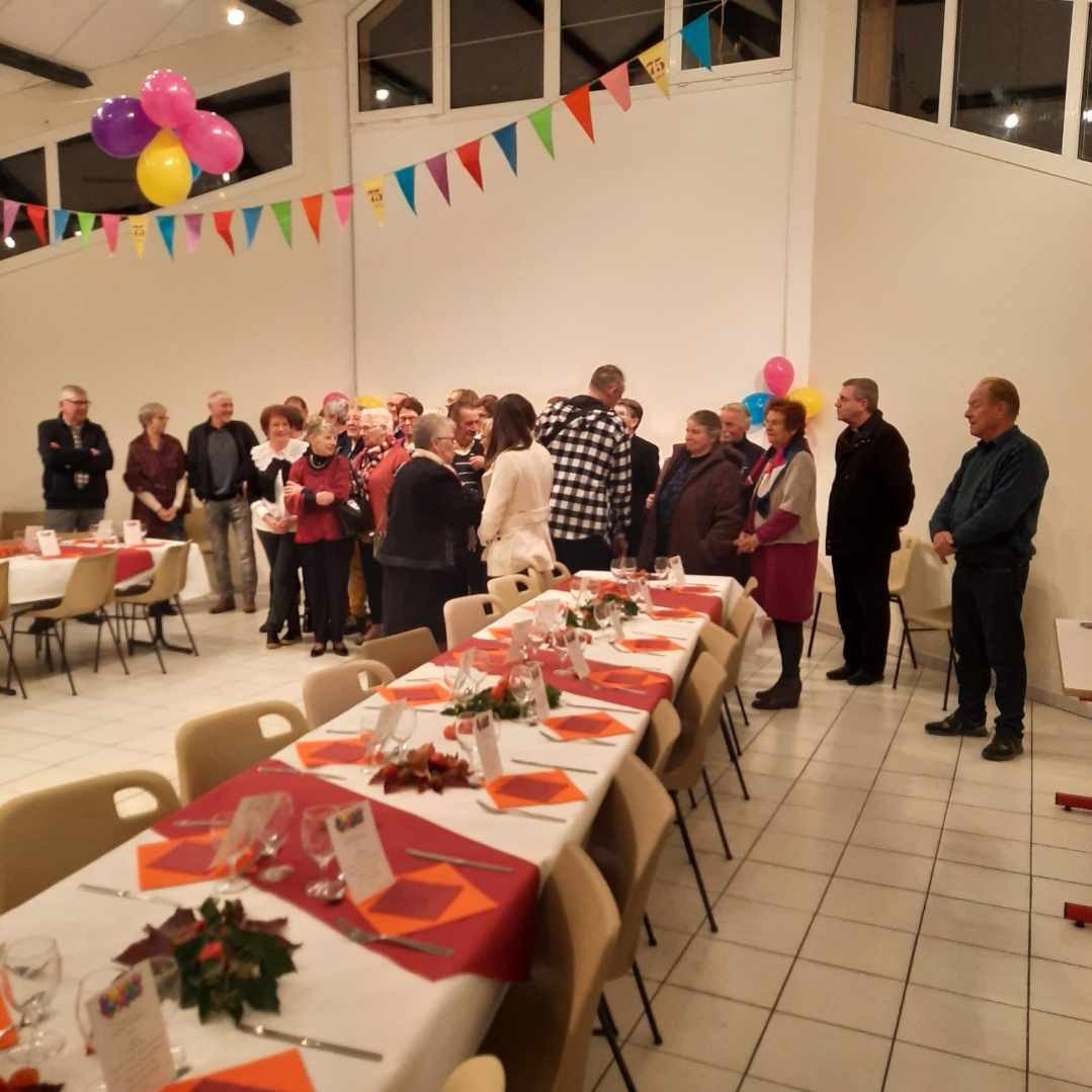 AdmrOr's tweet photo. Ce week end :
✅ L'association de Pouilly en Auxois a organisé ses 75 ans. Pour l'occasion les salariés et les bénévoles de l'association ont partagé un repas tous ensemble 😍
✅ Nous étions également présent en partenariat avec France Alzheimer Côte-d'Or à la foire d'Auxonne☺️ https://t.co/w0aMQQXGFI