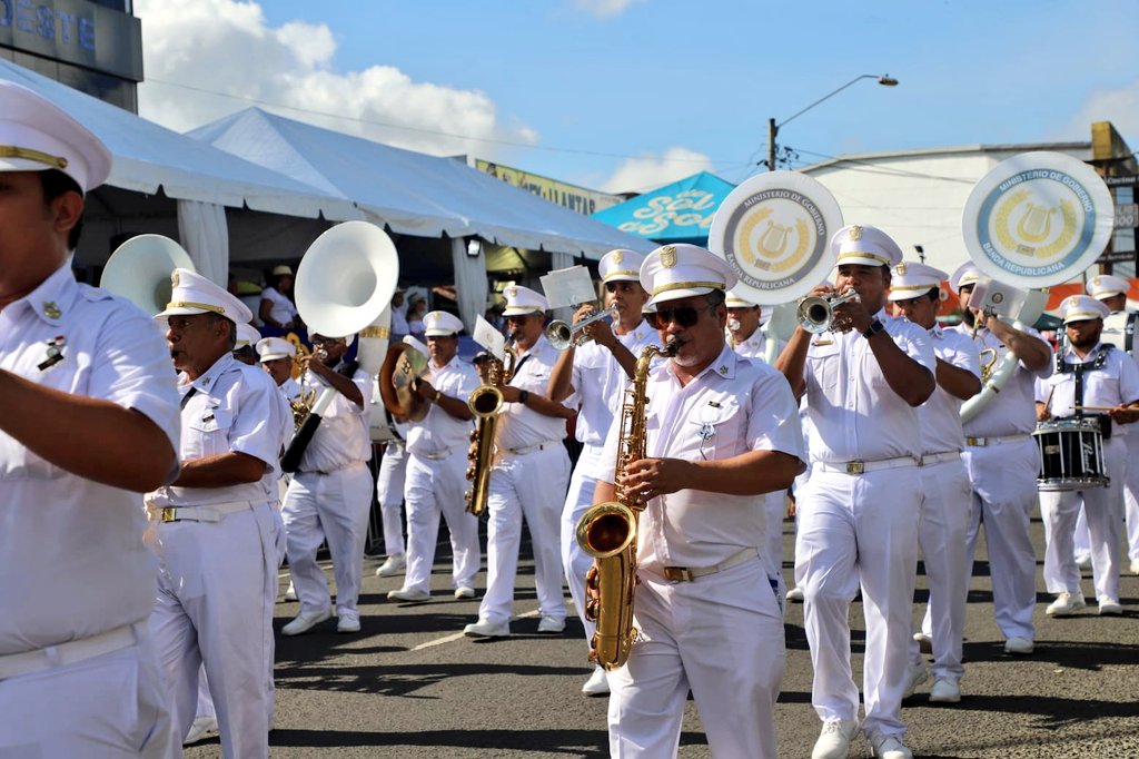 #PanamáOeste | En el marco de las festividades patrias del 28 de noviembre acompañamos al Presidente <a href="/NitoCortizo/">Nito Cortizo</a> desde los tradicionales desfiles del distrito de La Chorrera. #PanamáEsUnGranPaís🇵🇦