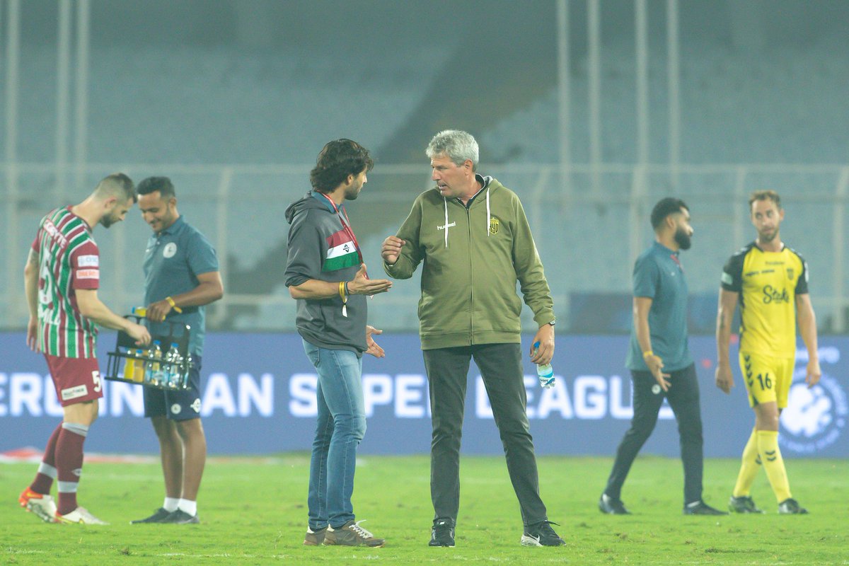 Manolo Marquez on what it seemed like a heated argument with Juan Ferrando 🗣️ : "Juan and I have known each other for long. We argue in every game,  nothing happened there. We have a good relationship, and I congratulated him in end. They deserved to win." #ISL | #IndianFootball