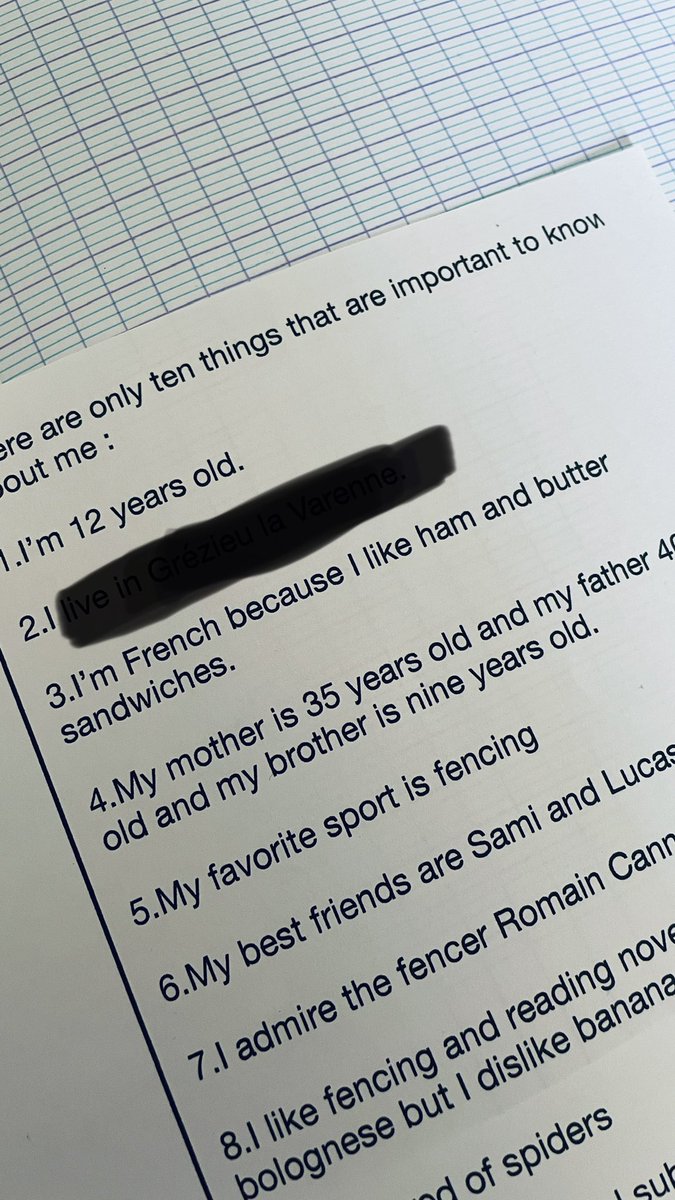 En direct des devoirs de mon fils. A deux doigts de l’envoyer au collège avec béret et baguette sous le bras.