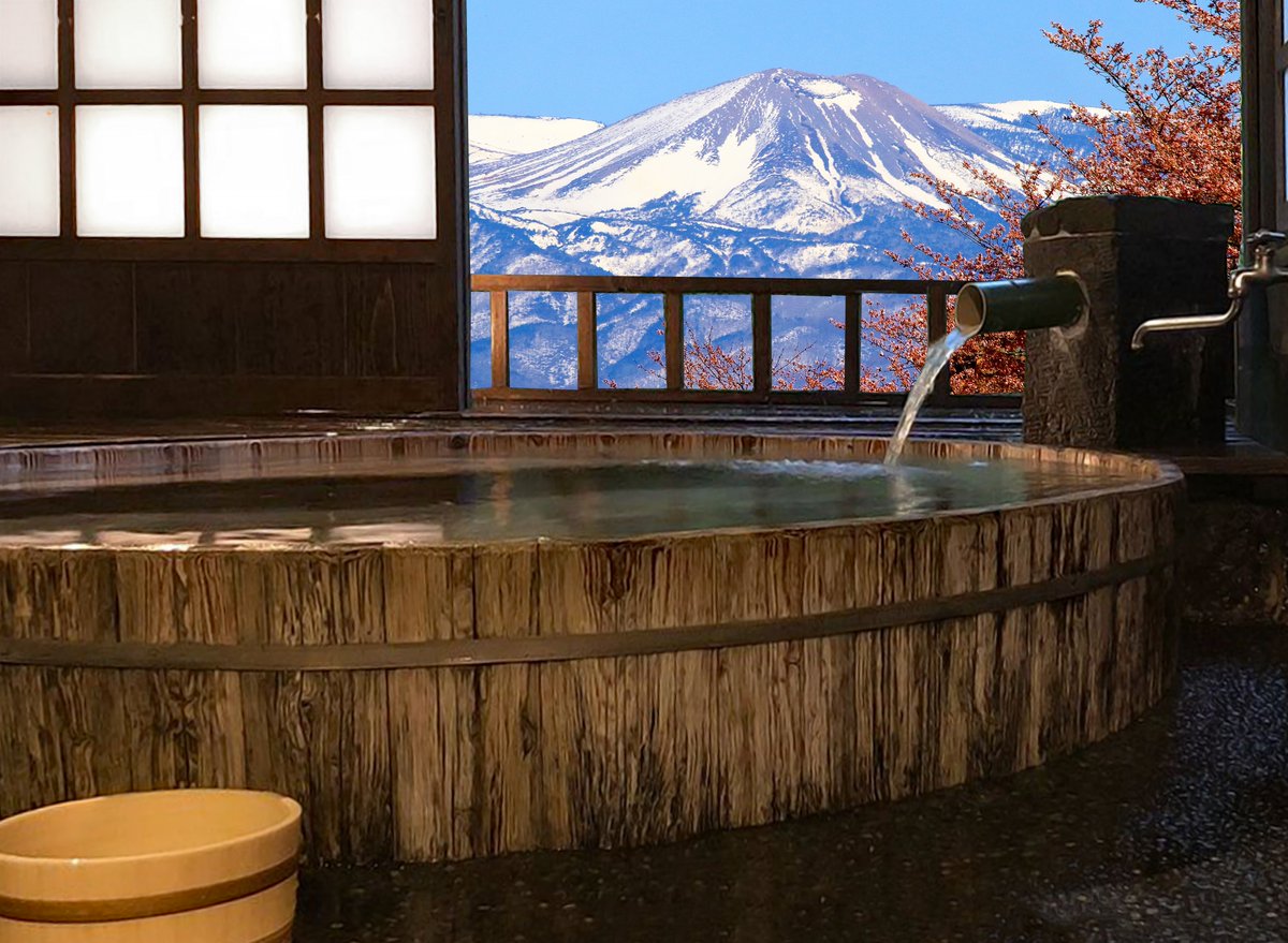 ExploreJapanAR's tweet photo. "إن" أو "ريوكان" وهي كلمة يابانية يتم استعمالها للإشارة إلى فندق مبن�� على الطراز الياباني. وهو عبارة عن مكان للإقامة مناسب للاستمتاع بالطعام والشاي الياباني ال��قليدي اللذيذ في أجواء تقليدية. نتمنى أن تتمكنوا من تجربة الإقامة في ريوكان ياباني في جو هادئ ولطيف يوماً ما🥰👘 https://t.co/SpLFrhUIYe