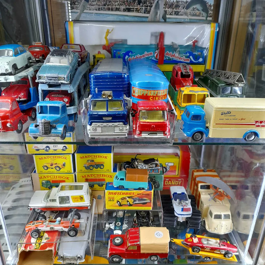 RAM_Toys's tweet photo. Somehow managed to squeeze in a lot of the new die cast in!
#1960s #1970s #1980s #diecast #tinplate #dinky #corgi #matchbox #hotwheels #superfast #redline #brimtoy #triang #morestone #madeinengland🇬🇧 #vintagetoys #vintagetoystore #vintagetoyshop #hernebay #buyinthebayhb @RAM_Toys https://t.co/oNxzkiUoN4
