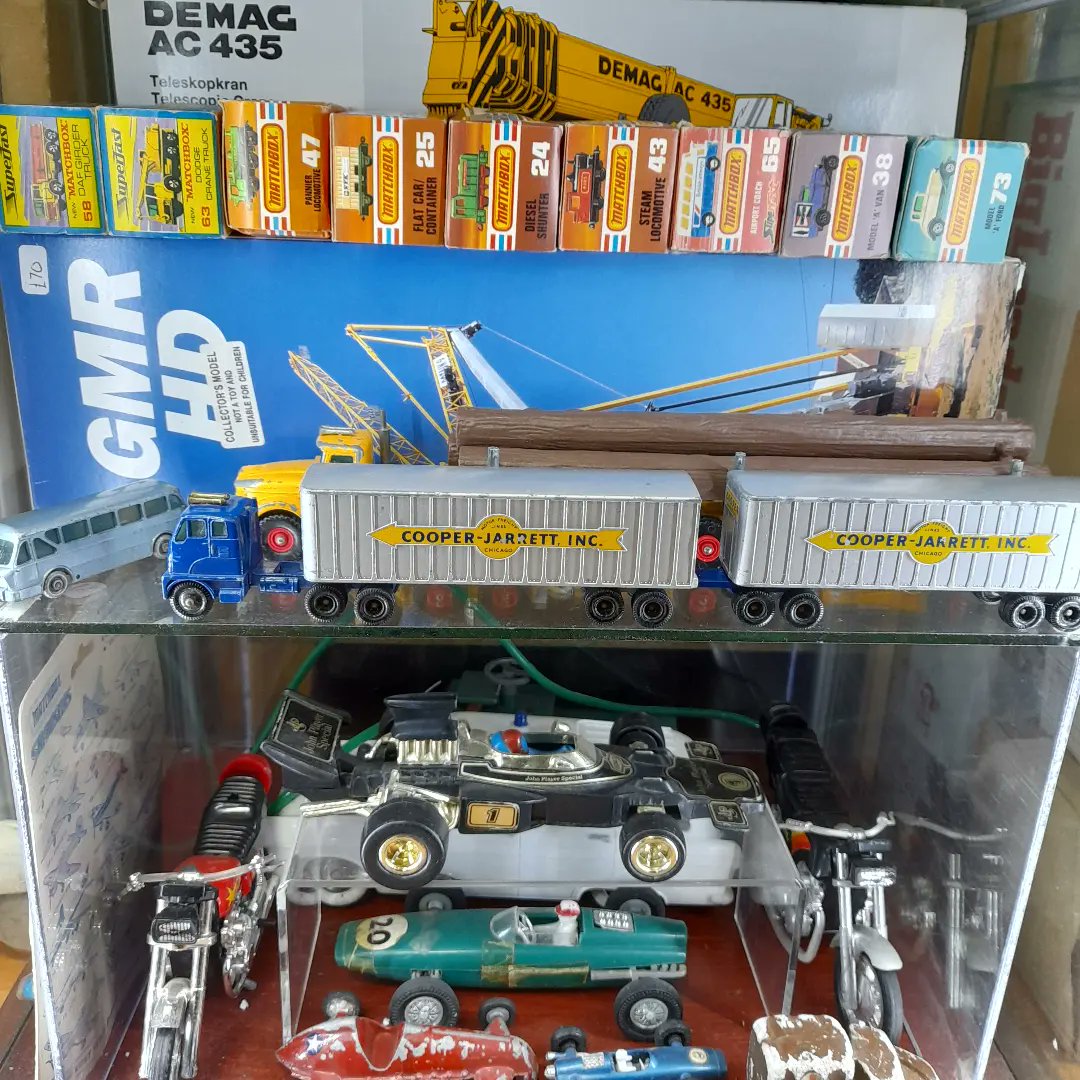 RAM_Toys's tweet photo. Somehow managed to squeeze in a lot of the new die cast in!
#1960s #1970s #1980s #diecast #tinplate #dinky #corgi #matchbox #hotwheels #superfast #redline #brimtoy #triang #morestone #madeinengland🇬🇧 #vintagetoys #vintagetoystore #vintagetoyshop #hernebay #buyinthebayhb @RAM_Toys https://t.co/oNxzkiUoN4
