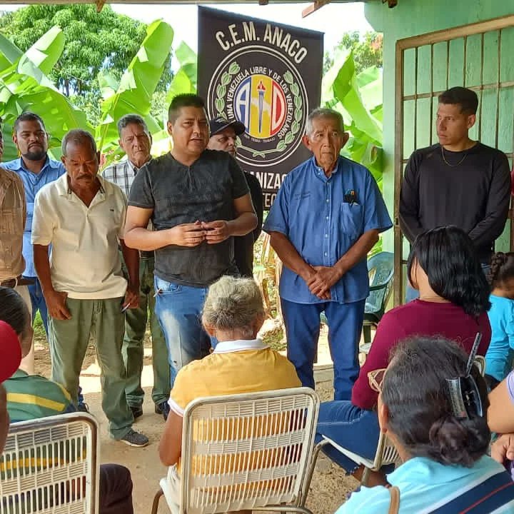 josedomingo30's tweet photo. #Sab26 Excelente asamblea y instalación de CAP en el sector Lomas de Altamira, los Adecos de Anaco seguimos trabajando con miras a las elecciones primarias nuestro compañero @prospericarlos sera el próximo Presidente de Venezuela. #UnidosXVenezuela
#Prosperidad
#AnacoConProsperi https://t.co/2SG9EHt47f