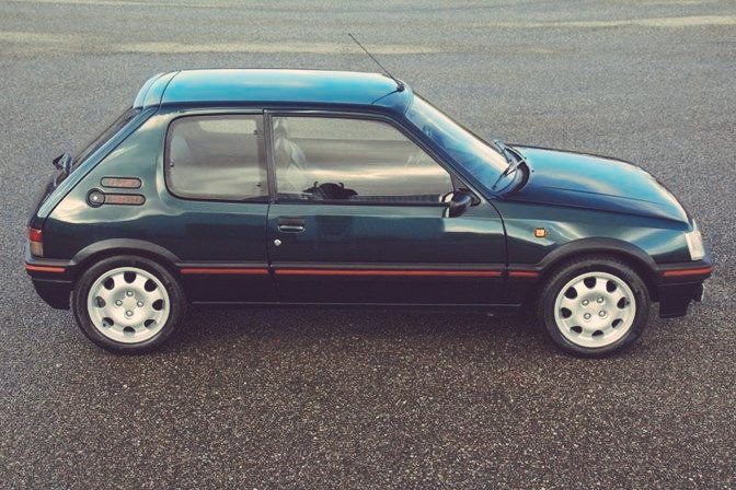 paolopicheca's tweet photo. Piccoli mostri #90s #205gti #cliowilliams #fiestaxr2 #swiftgti https://t.co/C81Ek9fhPh