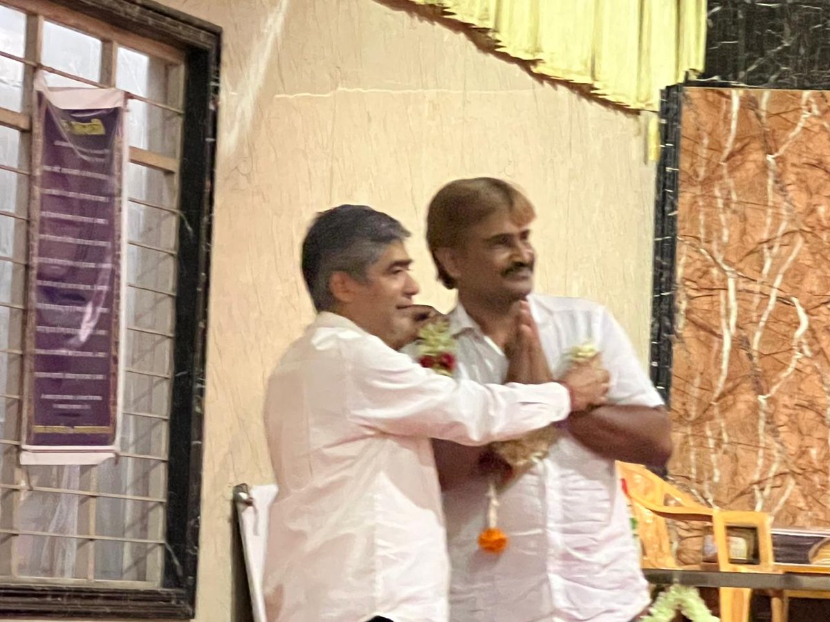 rjmohrai's tweet photo. *आज बेंगलोर में राजपुरोहित युवा शक्ति के अध्यक्ष सर्व सहमति से #ढगलसिंहजीमोहराई  को अध्यक्ष नियुक्त किया गया*

*बहुत बहुत बधाई सा 💐💐💐💐💐💐💐 https://t.co/BBSeg0pgj8