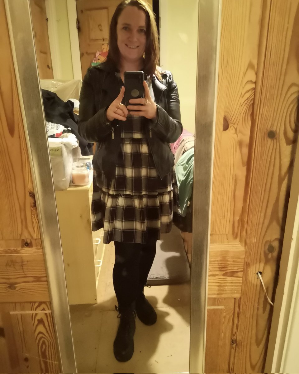 YAN_Oficarl_org's tweet photo. Actually wore a dress out today #firsttimeinyears https://t.co/Ze8ntkMwem