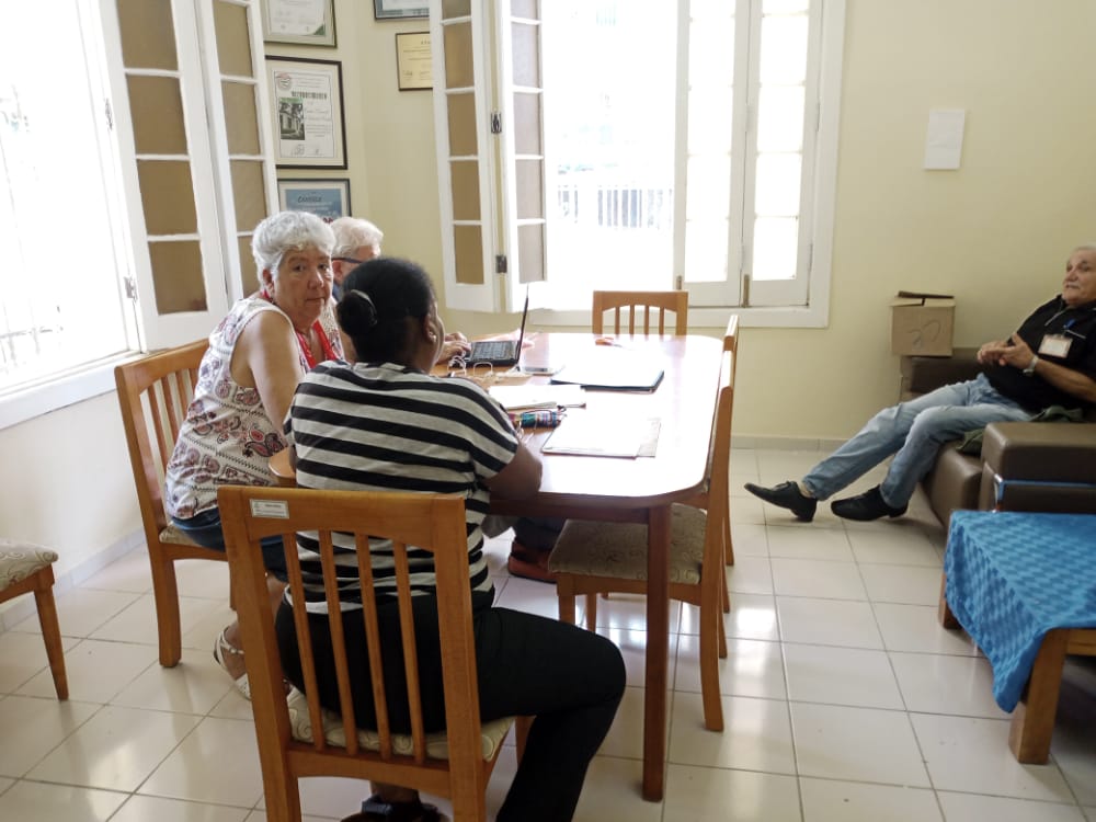 CenesexCuba's tweet photo. #Hoy es domingo de elecciones y Cenesex abre sus puertas. En nuestro centro tiene su sede el puesto de mando de la Comisión Electoral de la Circunscripción No. 23 del municipio Plaza de la Revolución, Consejo Popular Carmelo.

#YoVotoEl27 https://t.co/c5thEPMreV