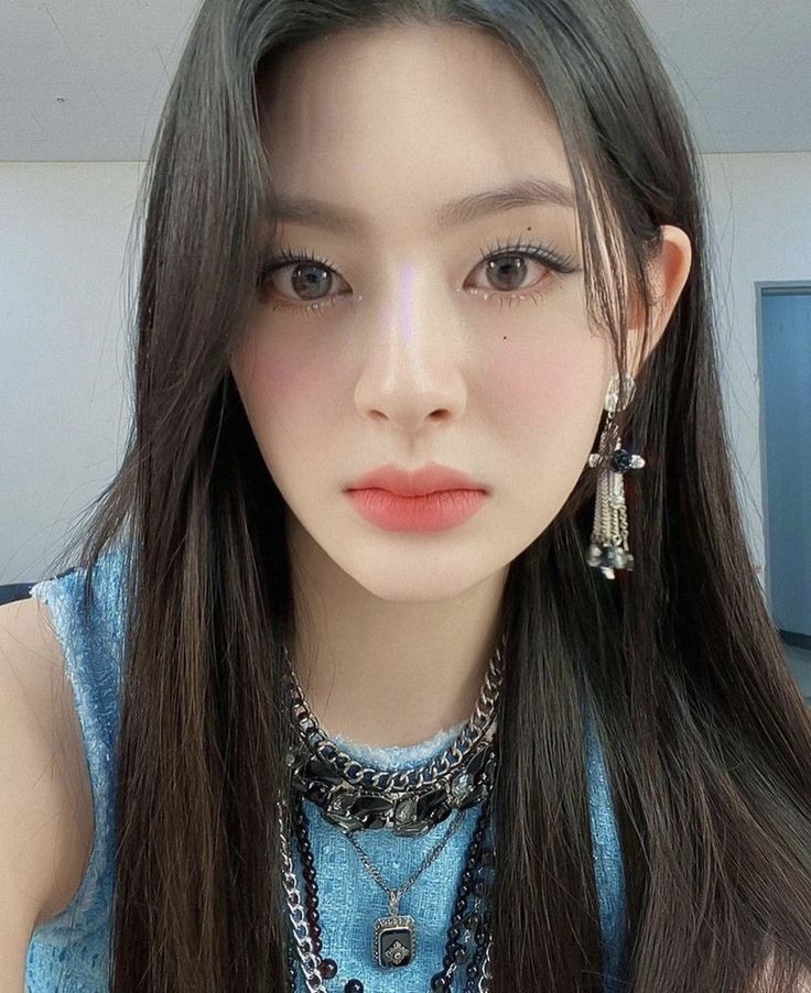 seeundoll's tweet photo. 2021⠀⠀⠀⠀ ⠀  ⠀⠀⠀⠀⠀⠀⠀2022 https://t.co/1xIf2nzG2q