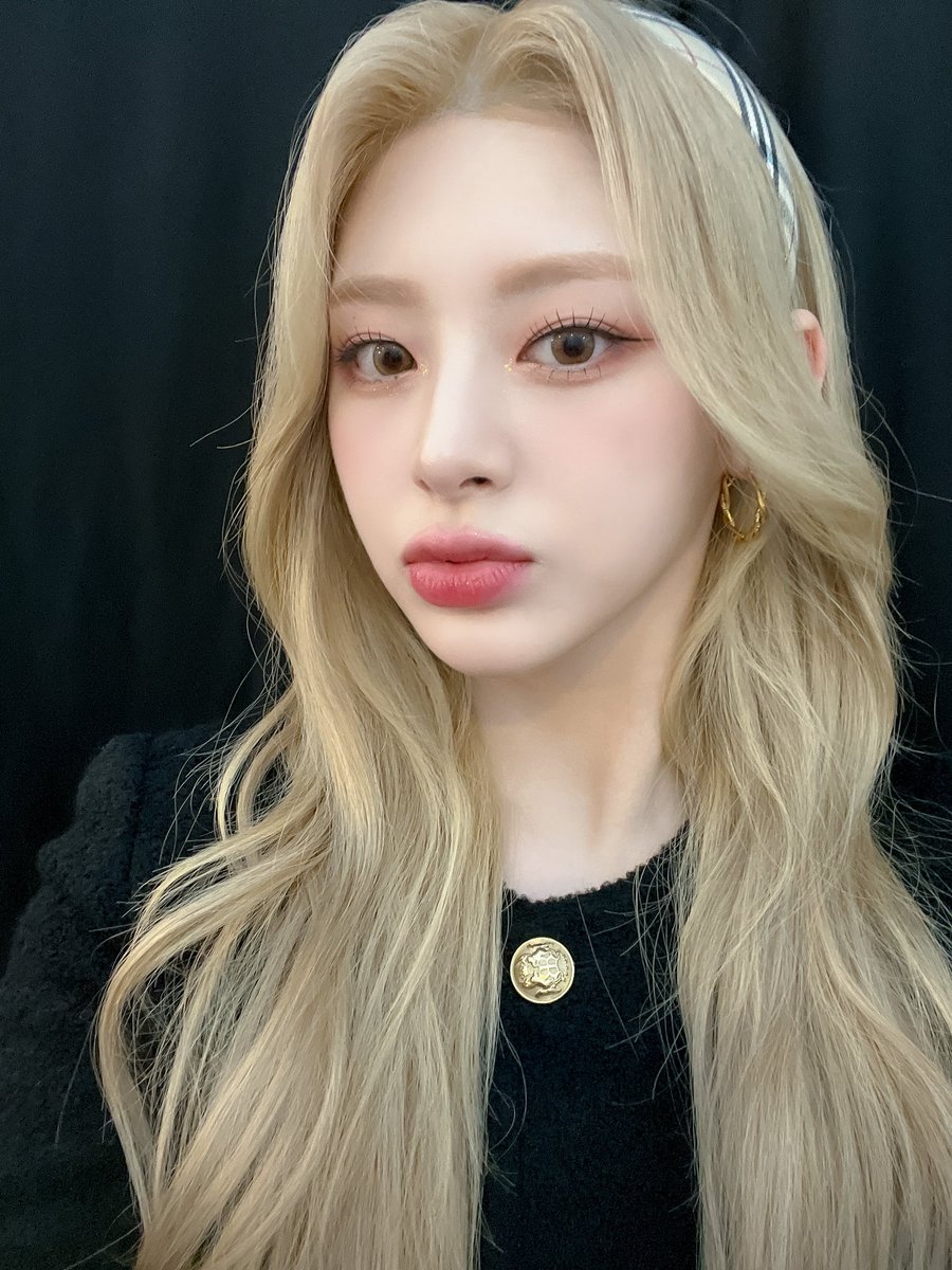seeundoll's tweet photo. 2021⠀⠀⠀⠀ ⠀  ⠀⠀⠀⠀⠀⠀⠀2022 https://t.co/1xIf2nzG2q