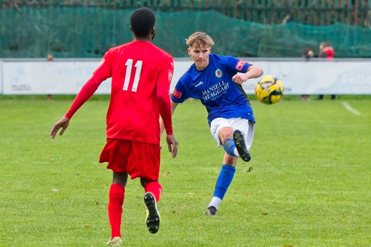 Not our day at Eden Park Avenue yesterday afternoon but what a moment for 17 year old Zack Lawrence who made his full league debut in defence, playing the full 90 minutes.👏 

💚🖤 #COYH
