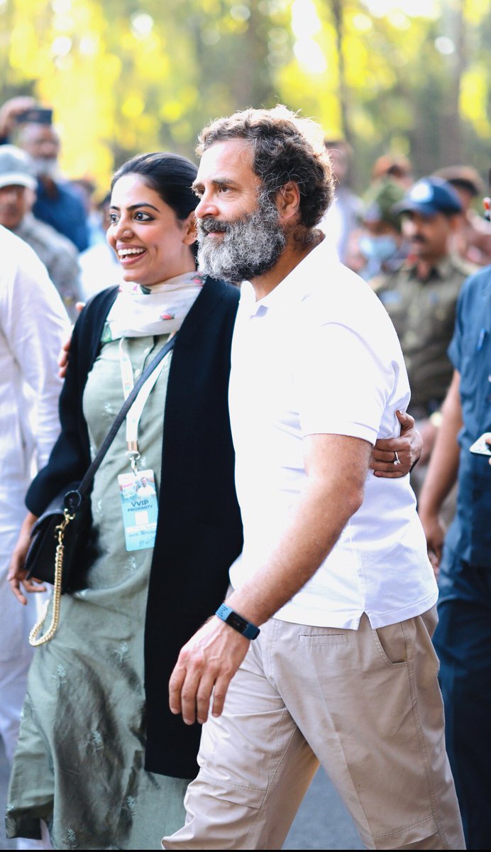 Qamar 🇮🇳 tweet media