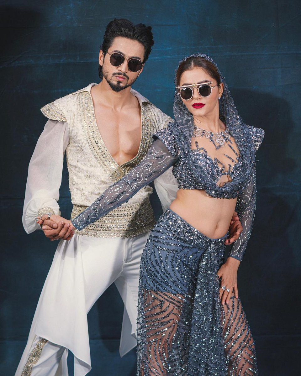 iamwahajiaan's tweet photo. A big congratulations to both of uu 
#Faisalshaikh nd #RubinaDilaik 👏
Both the winners ruling millions of hearts and trending all time on twitter shining future waiting for u guysss🎉🎊 https://t.co/MKQeGkKb99