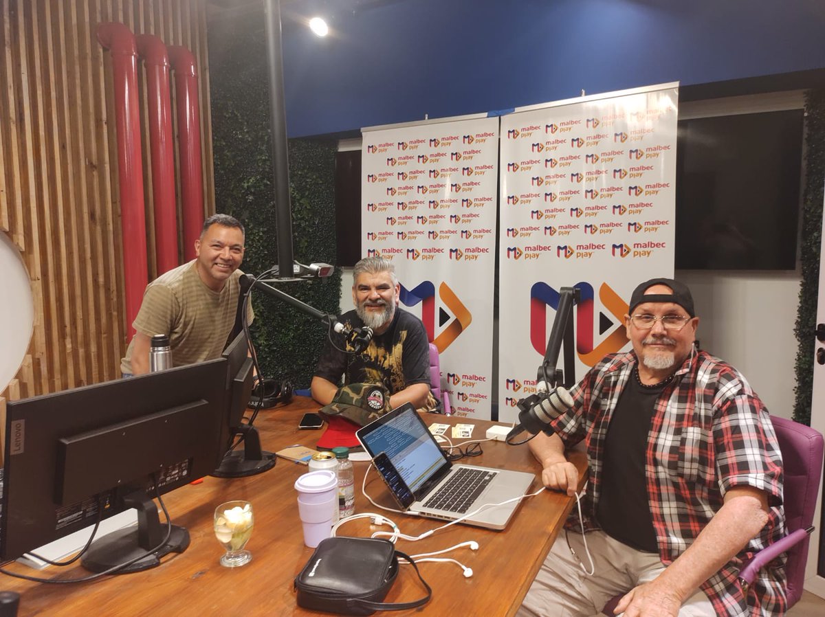 GarecaGc's tweet photo. Visitamos el programa"Los Artistas" en Radio @MalbecPlay charlando sobre todas las actividades que desarrollamos en el departamento, la @FiestaCervezaGC y lo que se viene.
Gracias por la invitación Eduardo Ordóñez 👏🏼 https://t.co/lAIzkECYw3