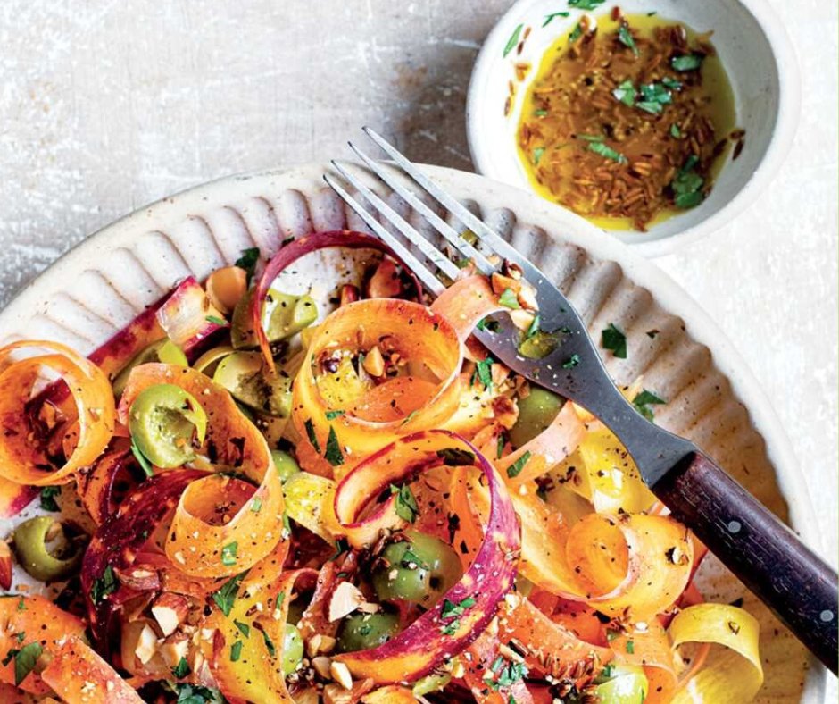 RootsandShoots's tweet photo. This holiday season, make plant-based meals a centerpiece of your feasts! Support food systems that are good for people, animals and the planet with 80 delicious recipes in @JaneGoodallInst's #EATMEATLESS cookbook and join the movement here >> https://t.co/7kVlMcHfjy https://t.co/I0MBtkAMw5
