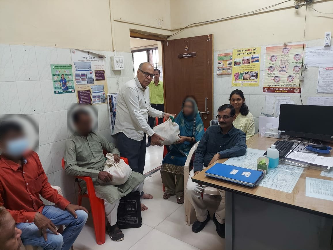 japvafoundation's tweet photo. #NikshayMitra-142722311
JAPVA Foundation distributed nutritional food kits to patients recovering from TB on 26/11/2022 at @NMMConline UHP-48,Seawoods under PM #TBMuktBharat abhiyan an initiative by @MoHFW_INDIA
#TBHaregaDeshJeetega
@NTEPNaviMumbai
@TBHDJ @TbDivision
@NMMCCommr https://t.co/IvGzeaCY5s
