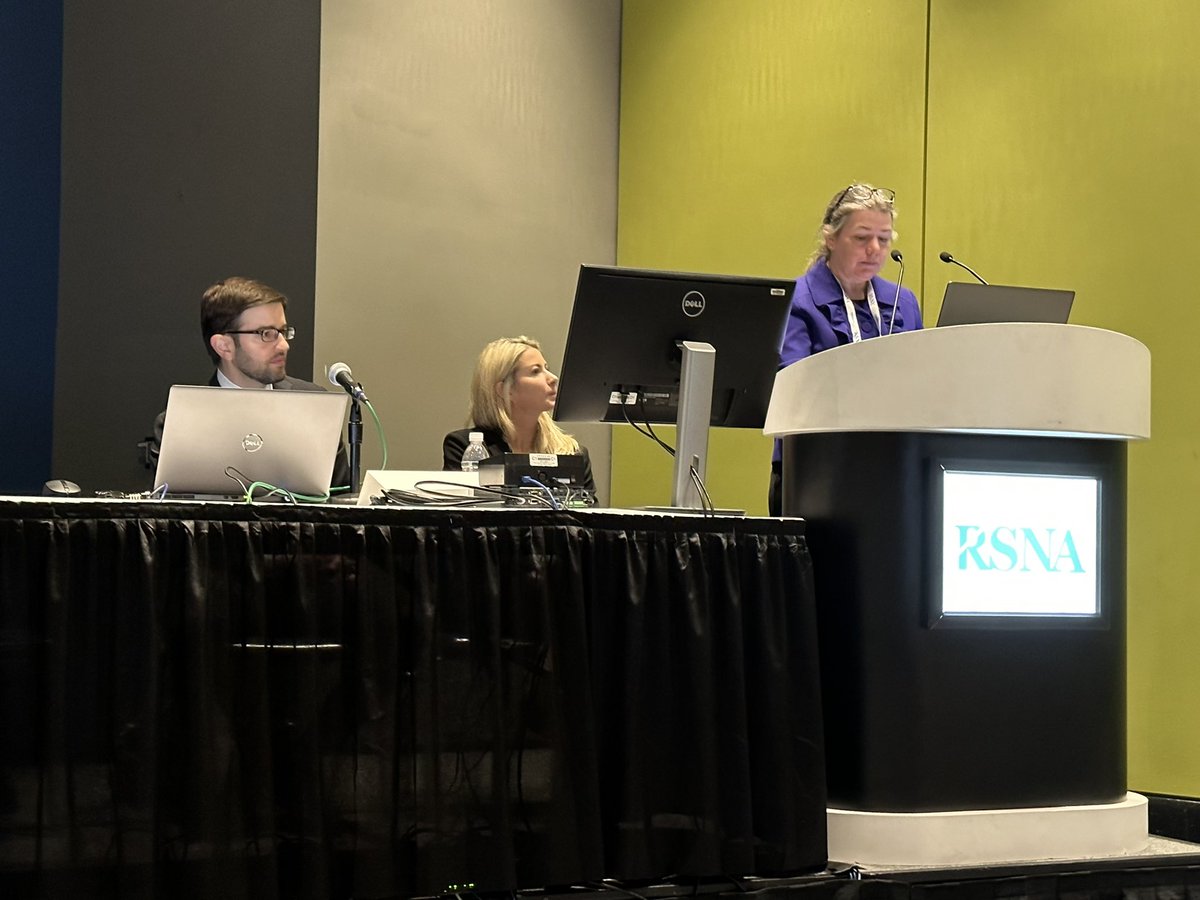 What’s new in #WHO21 classification of pediatric brain tumors? Susan Laughlin @SickKidsNews is letting us know what’s important! #RSNA22 #PediNeuroRads