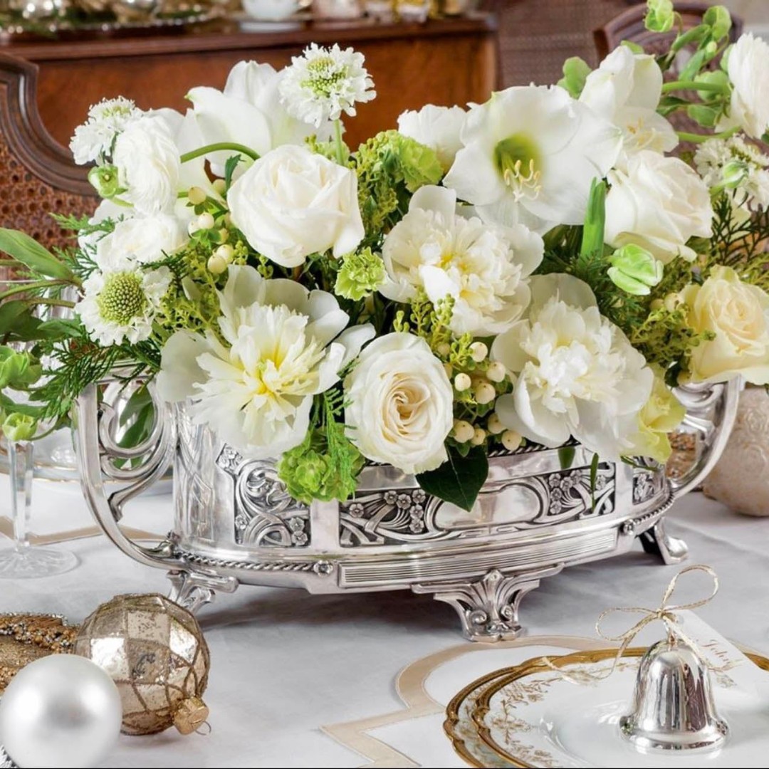 SouthernLadyMag's tweet photo. “Winter is not a season, it’s a celebration.”—Anamika Mishra, blogger
#southernladymag #floralarrangements #inspirationalquotes #winter #winterquotes #anamikamishra #prettyquotes #prettyflowers https://t.co/CEmkG90aaX