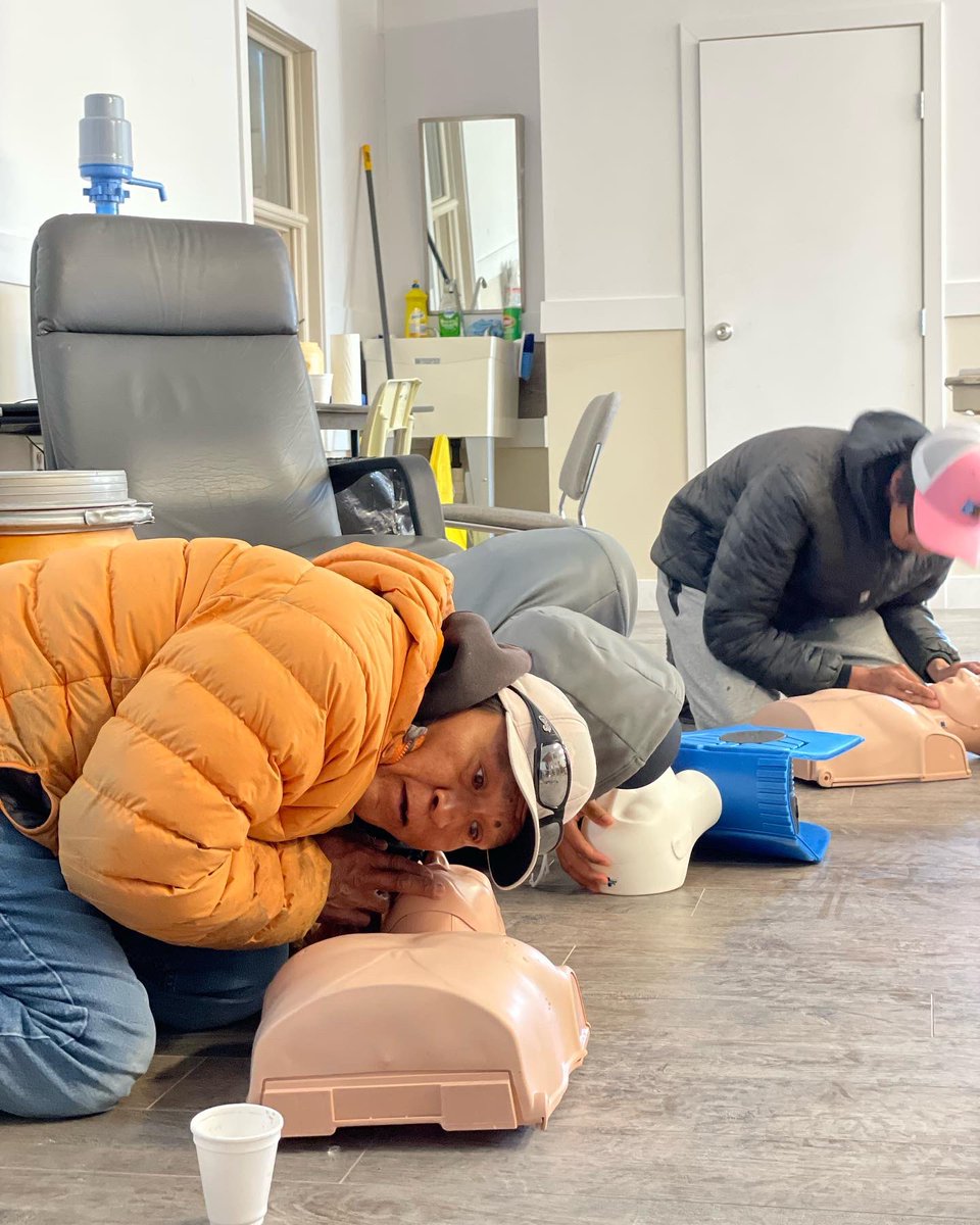 Inukpak_O's tweet photo. #SiriusMedx WFA course in #gjoahaven, #nunavut to @ParksCanNunavut Guardians. 
These skilled local land experts &amp; our staff had fun all week, going through scenarios and lots of land knowledge sharing!
#truearcticexperience #inukpakoutfitting #wildernessfirstaid 
@ParksCanada https://t.co/cyB2LzNOKh