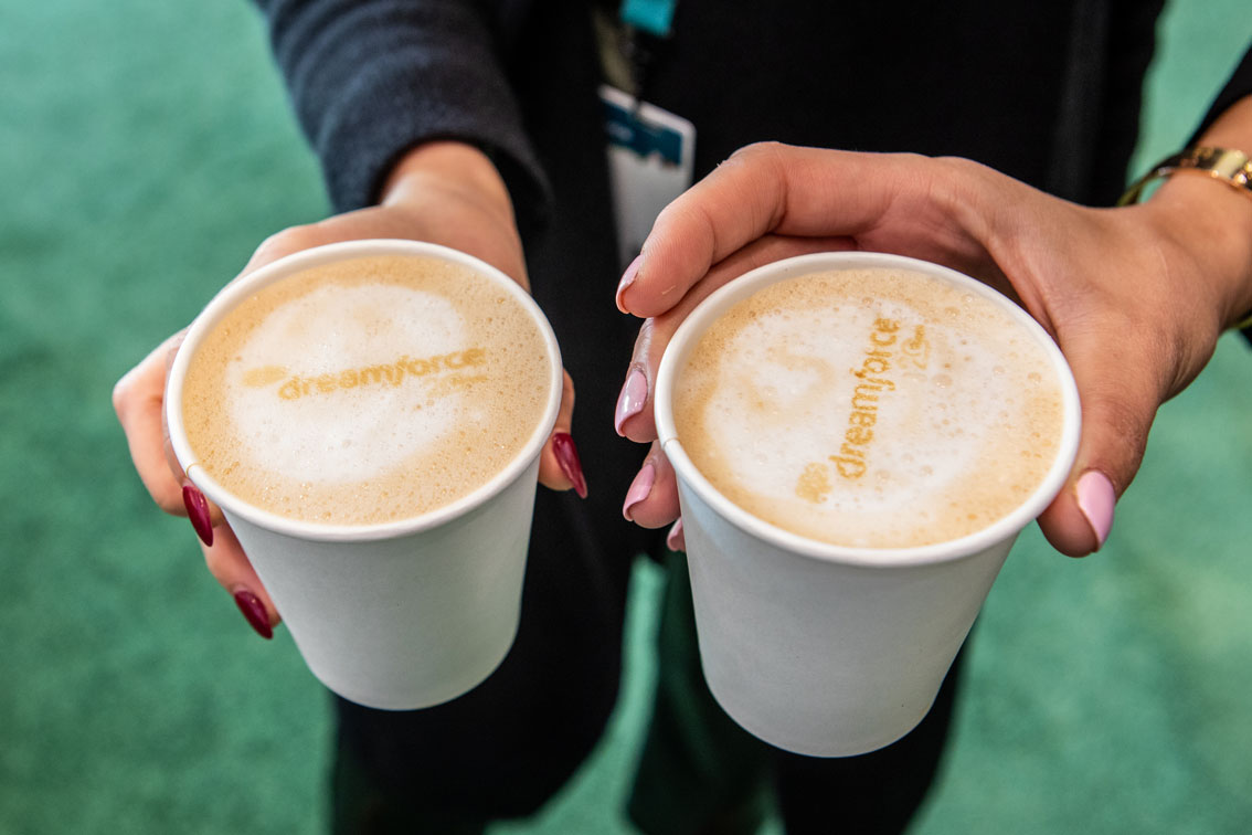 Dreamforce's tweet photo. What's our drink of choice?

Coffee.

With foam.

And the #DF22 logo in it. https://t.co/DdpwmtVlXf