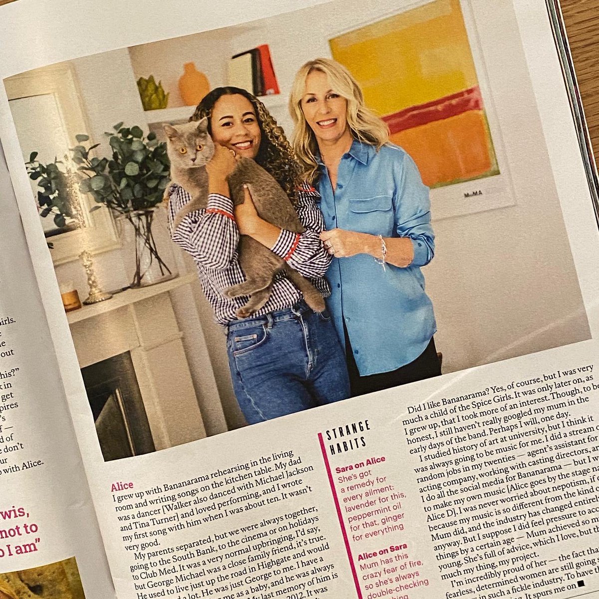 VivaBananarama's tweet photo. Sara & her daughter Alice #RelativeValues piece out today in the Sunday Times magazine @thetimes talking all things family, music, strange habits + being ID’d at John Lewis😂
Read here: https://t.co/pvBOKiqYiW
Photo: @laurapannack
Interviews: Nick Duerden
PR: DedikatedPR https://t.co/KhAs3ovb86