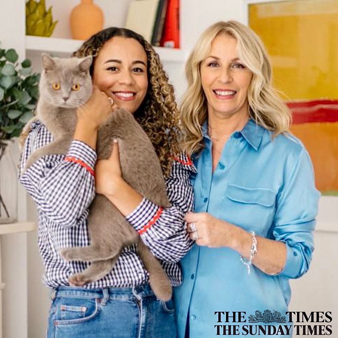 Alicedw1's tweet photo. Our #RelativeValues piece out today in the Sunday Times magazine @thetimes talking all things family, music, strange habits + Dukey makes his debut!😹
Read here: https://t.co/llVw9xZhBt
Photo: @laurapannack
Interviews: Nick Duerden
PR: DedikatedPR https://t.co/0YxVI0Fdz5