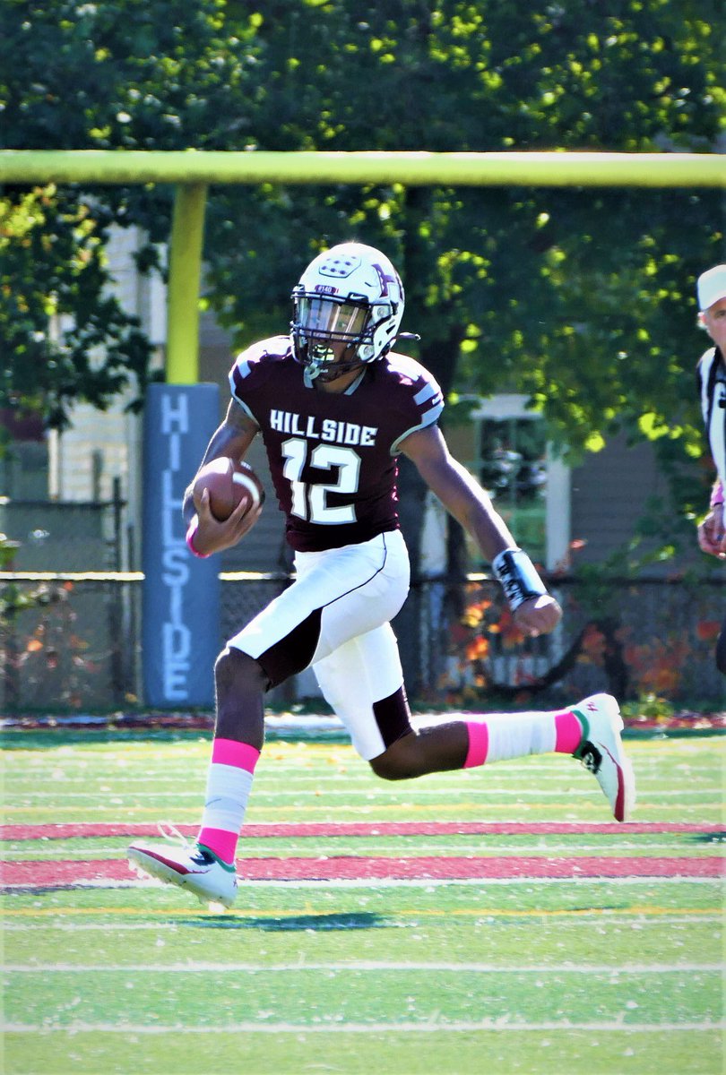 NANNPHOTO51's tweet photo. NJ HS Football Hillside vs Delaware Valley photos & digital at https://t.co/ex6QCy9SAl #HSSportsNJ #NewJerseyHSFB #BCCFootball #HillsideHS #Comets_FB #HillsideAthletics #DelawareValleyHS https://t.co/Kg0zYcpSZQ