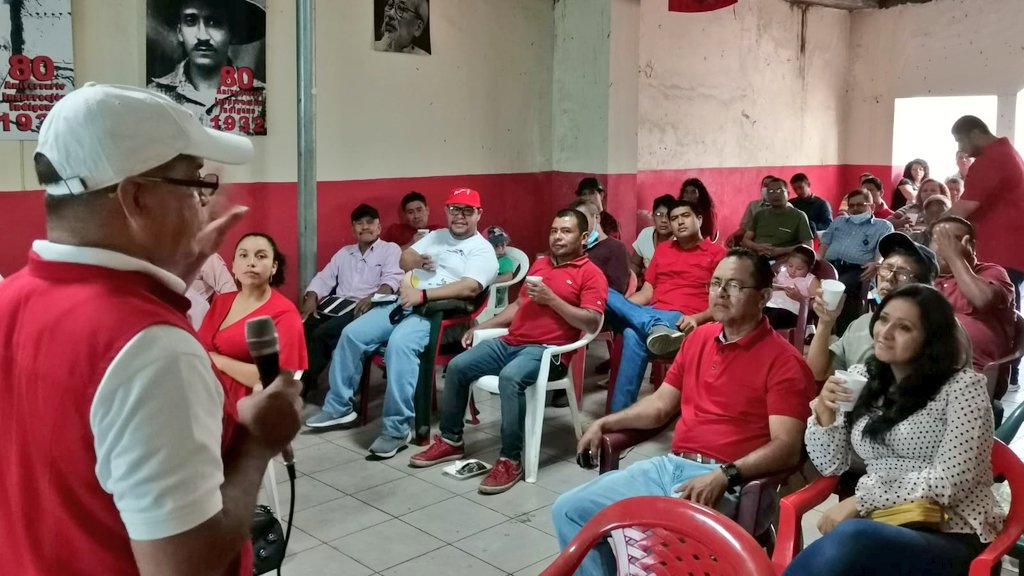 oscarortizsv's tweet photo. Este domingo seguimos con nuestra agenda en el territorio. Hoy con nuestros liderazgos de Sonsonate 💪🚩.

#Reorganización #NuevoCompromiso #FMLN https://t.co/y1qLtsYowW