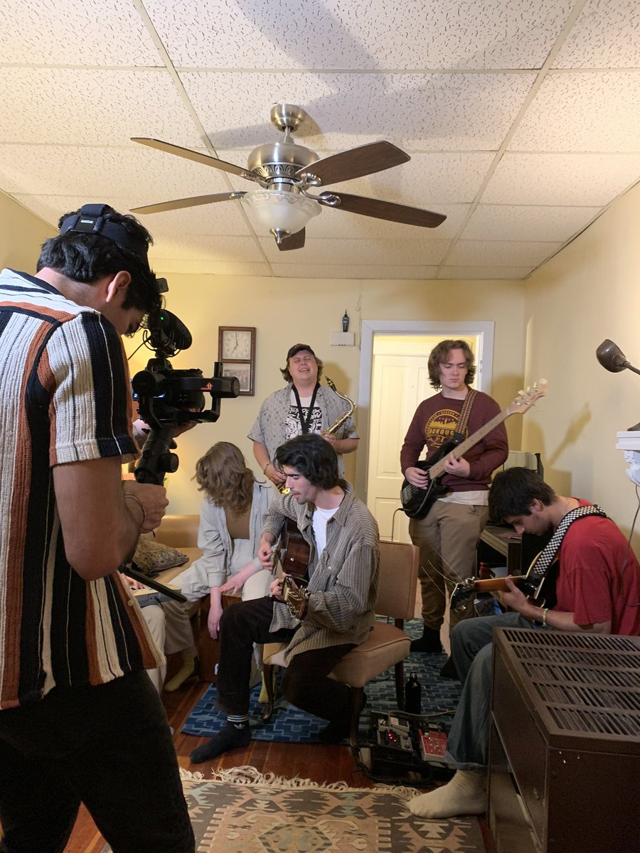 C_Connected's tweet photo. Don’t forget to watch Episode 3!

You wouldn’t want to miss the crew of Mic Check heading to London to meet with Anddre Mafra and The Reflections! This group of alternative musicians performed their beautiful song “friends at night” and it’s definitely worth watching! 🎶 https://t.co/Qjmb5BmIPF
