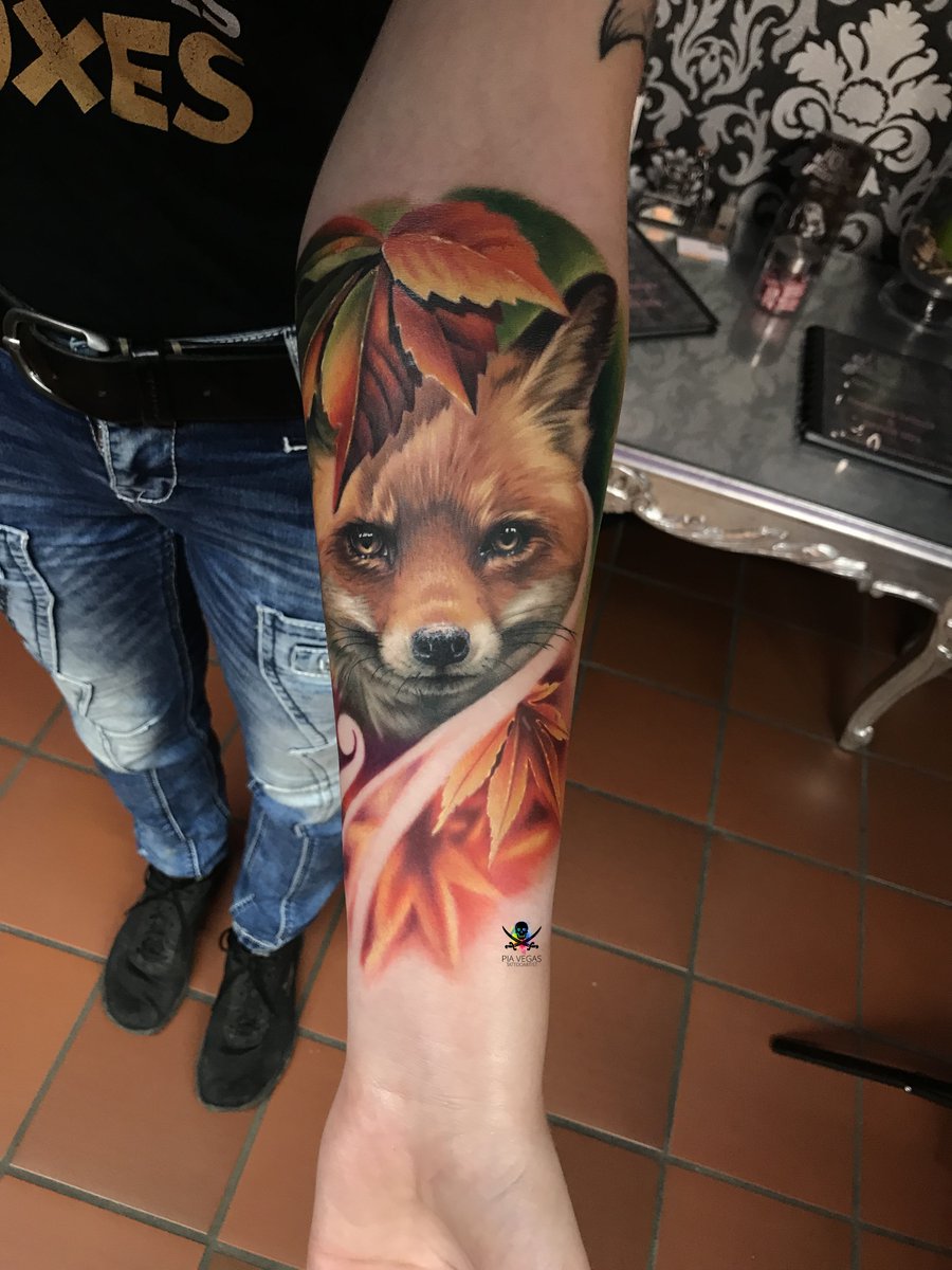 piavegastattoo's tweet photo. First session of this nature arm! #piavegas #fuchsliebe #colorful #foxtattoos https://t.co/0469O8Em9n